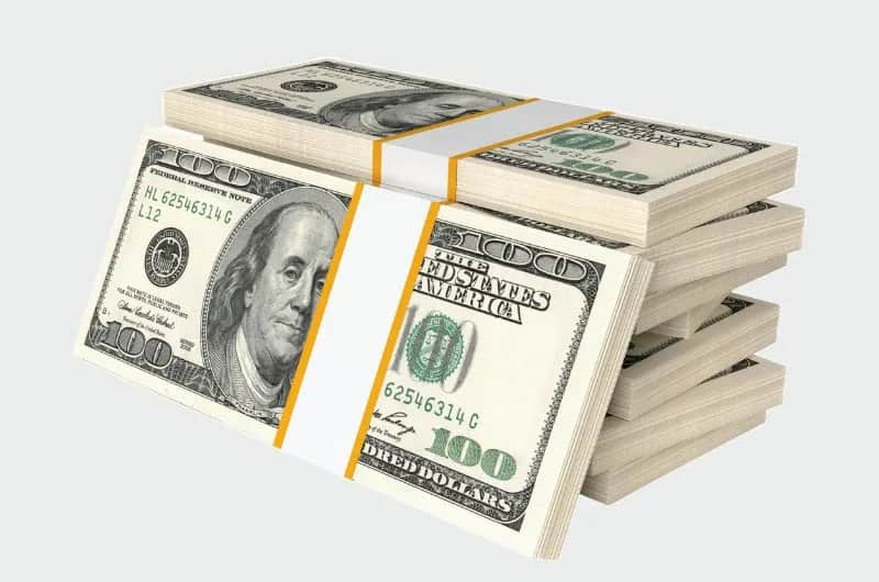 Ile gotówki można przewieźć przez granicę bez ryzyka kar?